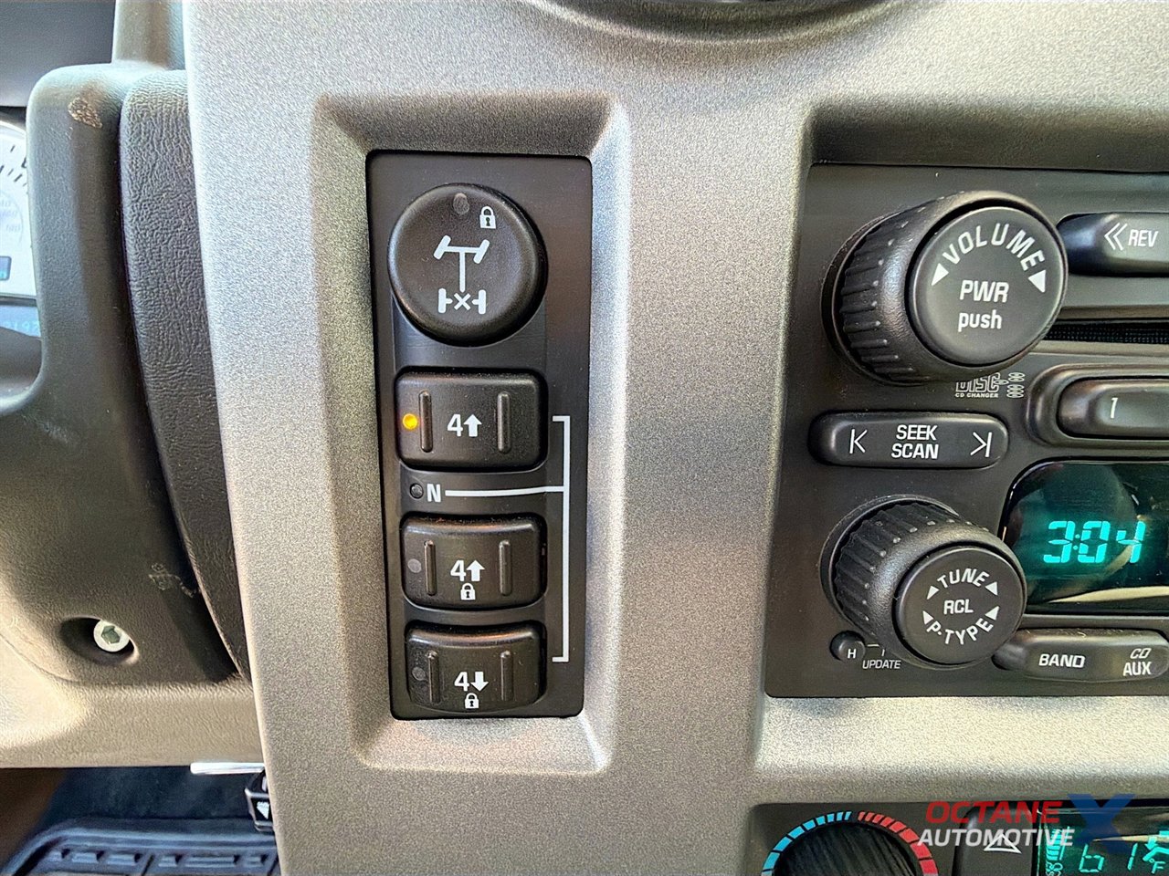 Used 2003 HUMMER H2 w/ Preferred Equipment Group image 23