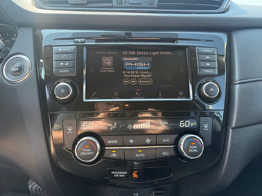 Used 2018 Nissan Rogue SV AWD/4WD image 24