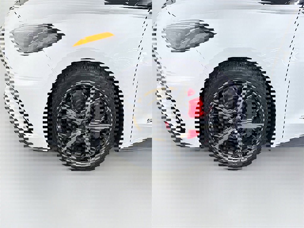 Used 2023 Chevrolet Corvette w/ Z51 Performance Package image 23