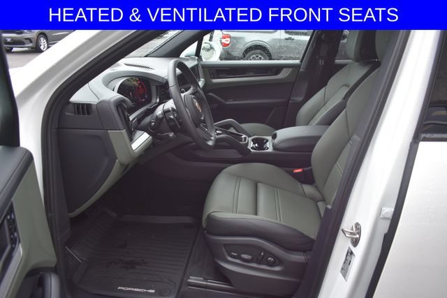 Used 2026 Porsche Cayenne AWD/4WD image 4