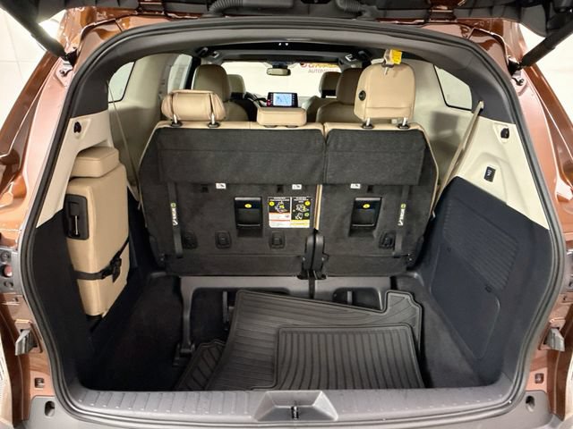 Used 2024 Toyota Sienna XLE w/ XLE Plus Package FWD image 26