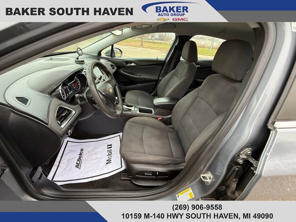 Used 2019 Chevrolet Cruze LT w/ Convenience Package image 11