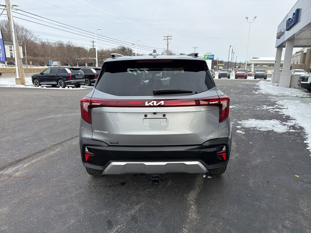Used 2025 Kia Seltos S image 6