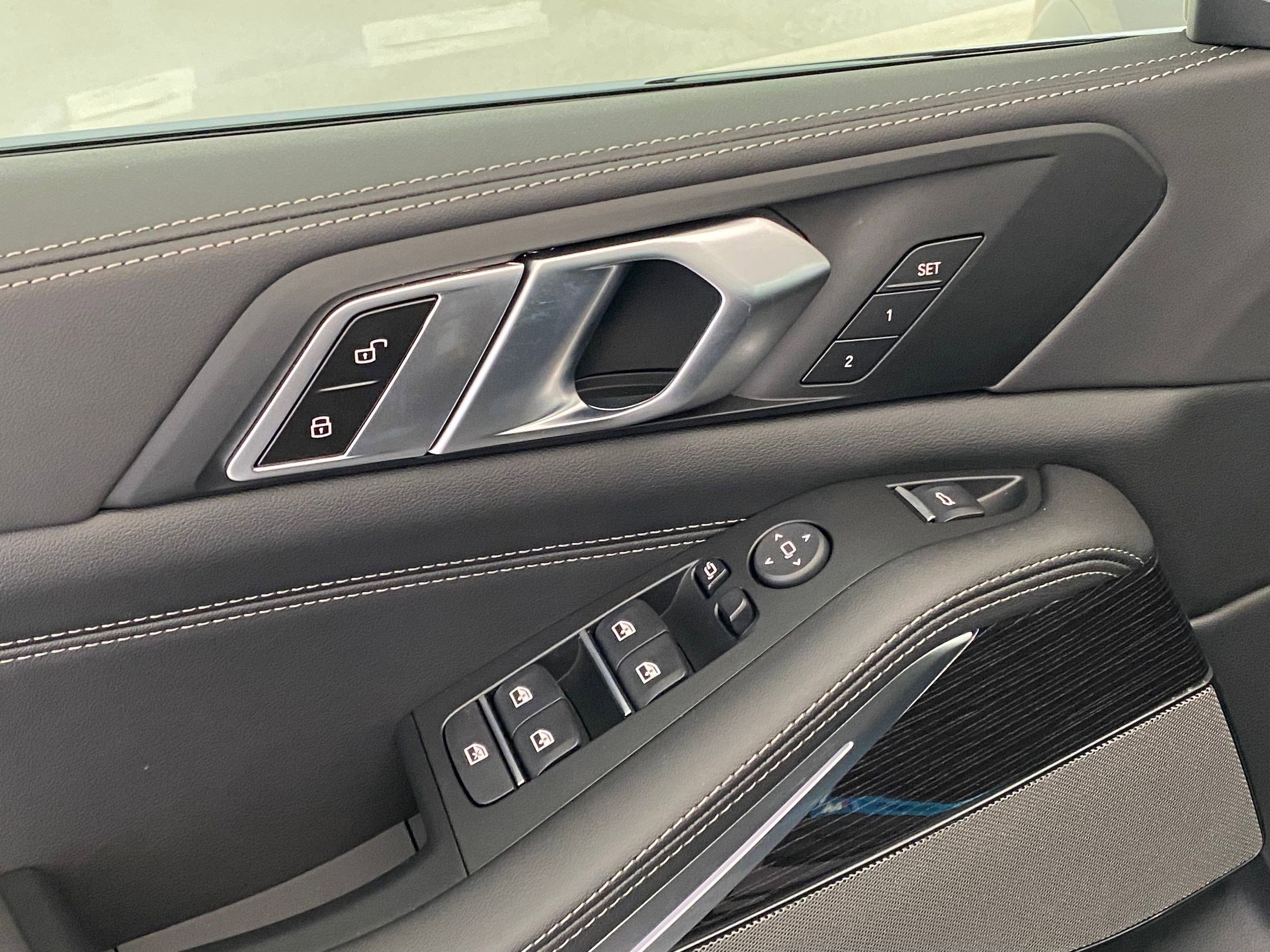 New 2026 BMW X5 xDrive50e w/ M Sport Package image 25