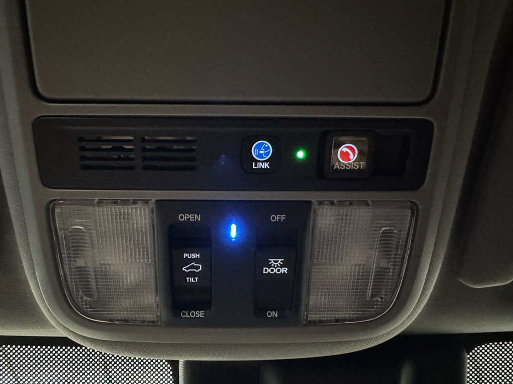 Used 2018 Honda Odyssey Touring image 17