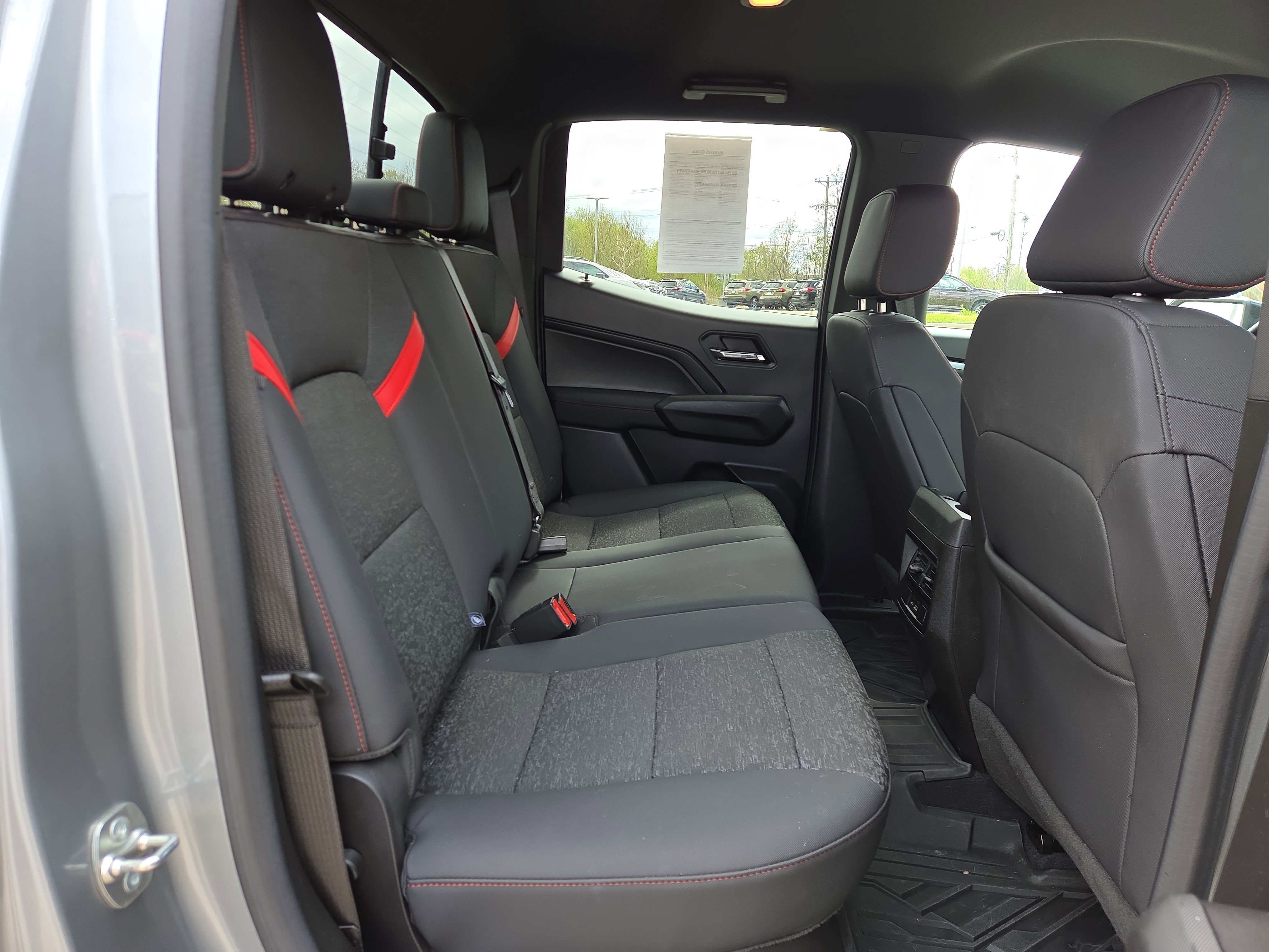 Used 2024 Chevrolet Colorado Z71 w/ Z71 Convenience Package 2 AWD/4WD image 14