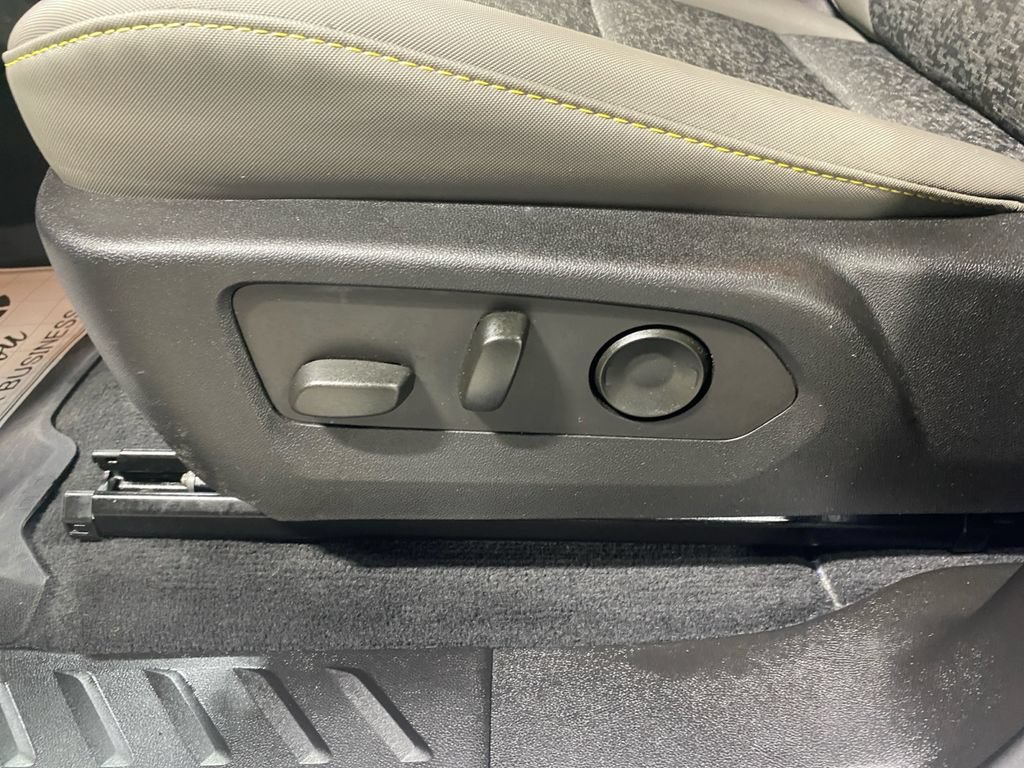 Certified 2024 Chevrolet Colorado ZR2 w/ Safety Package AWD/4WD image 19