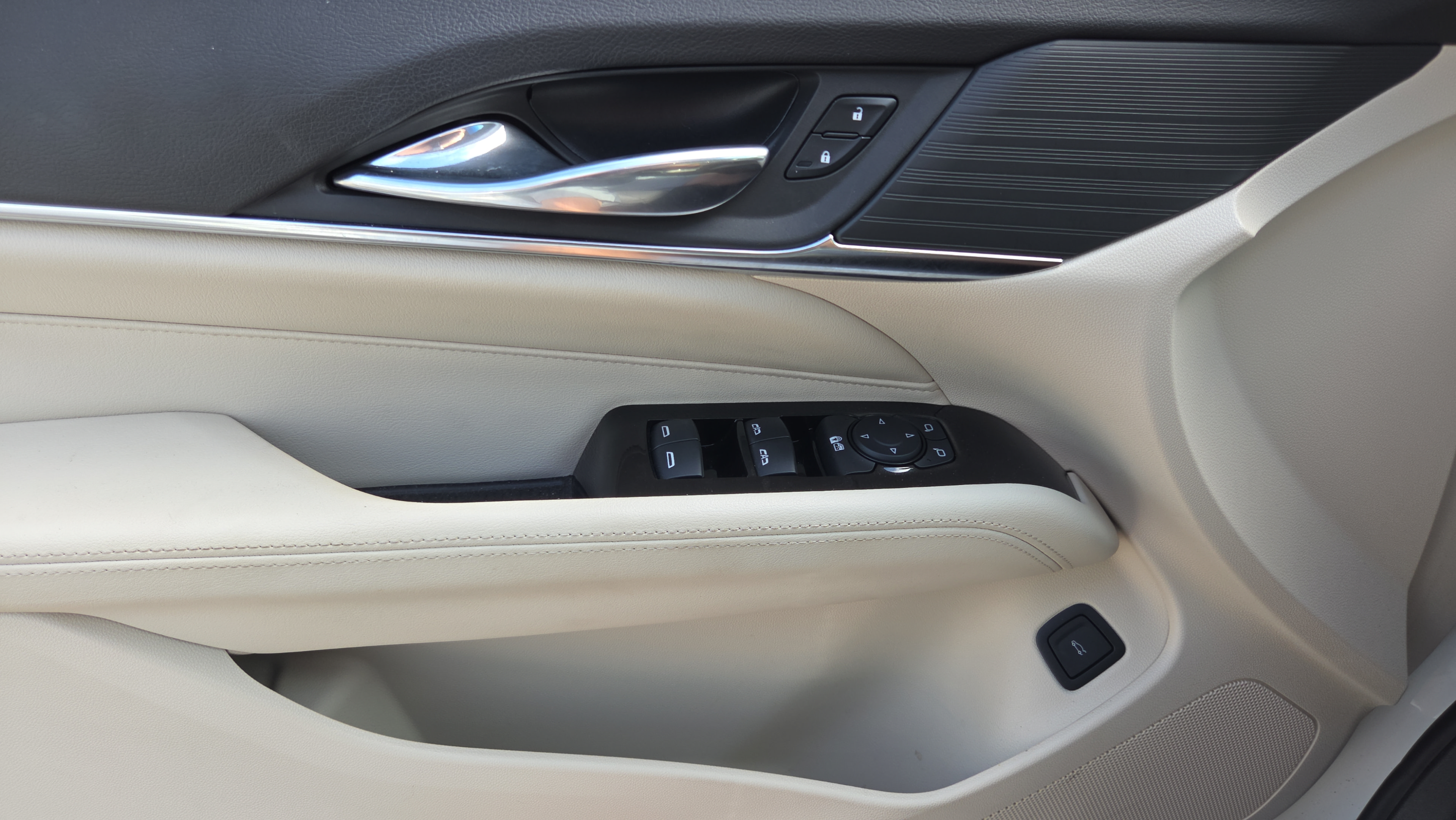 Certified 2025 Cadillac CT4 Luxury RWD image 27