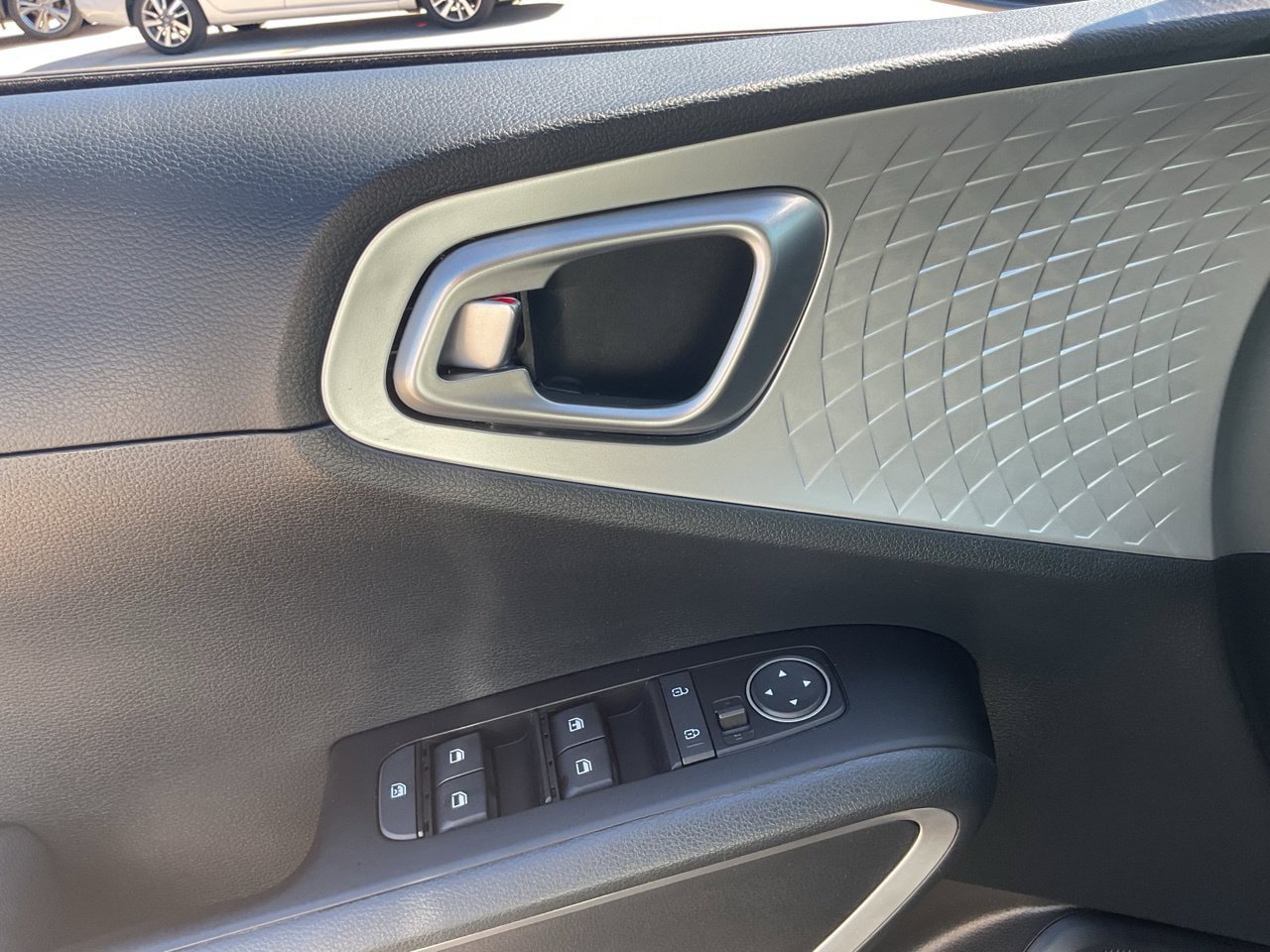 Used 2025 Kia Soul LX w/ LX Technology Package FWD image 20