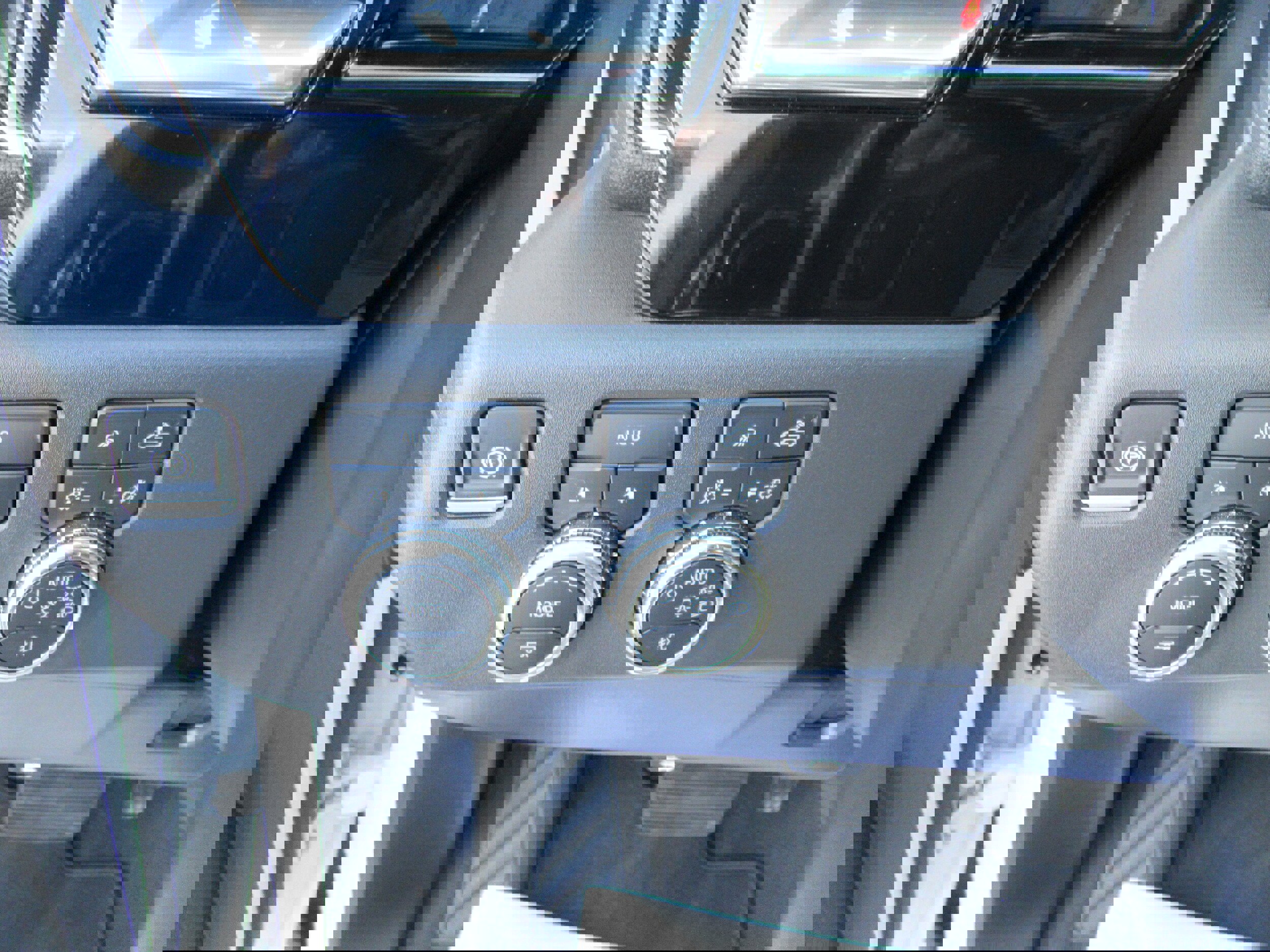 Used 2024 GMC Sierra 1500 SLT image 11