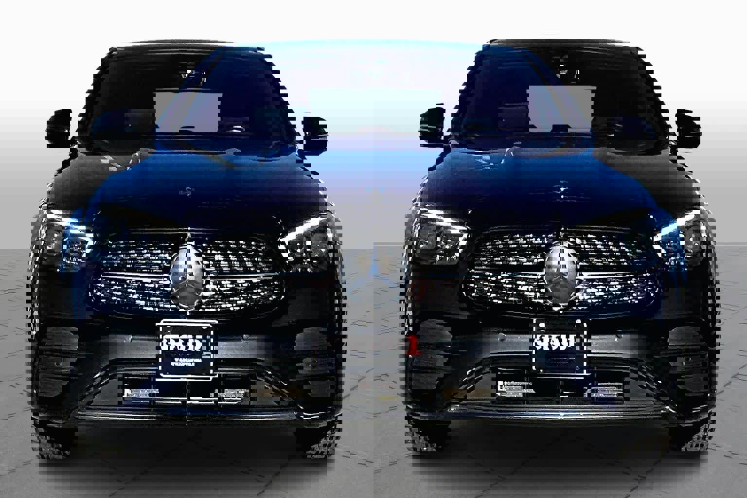 Used 2022 Mercedes-Benz E 350 4MATIC Sedan image 3