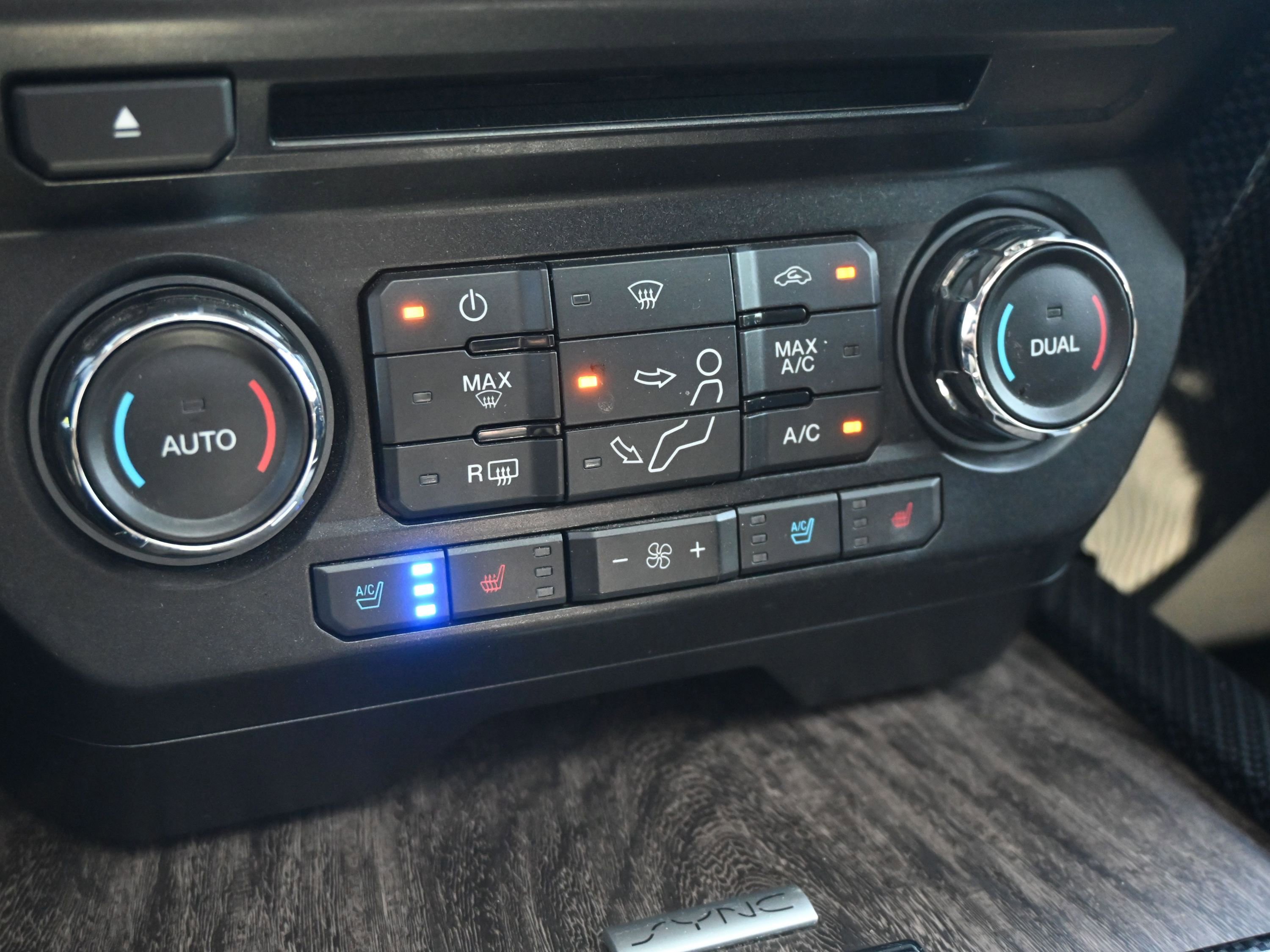 Used 2018 Ford F250 Lariat w/ Lariat Ultimate Package AWD/4WD image 20