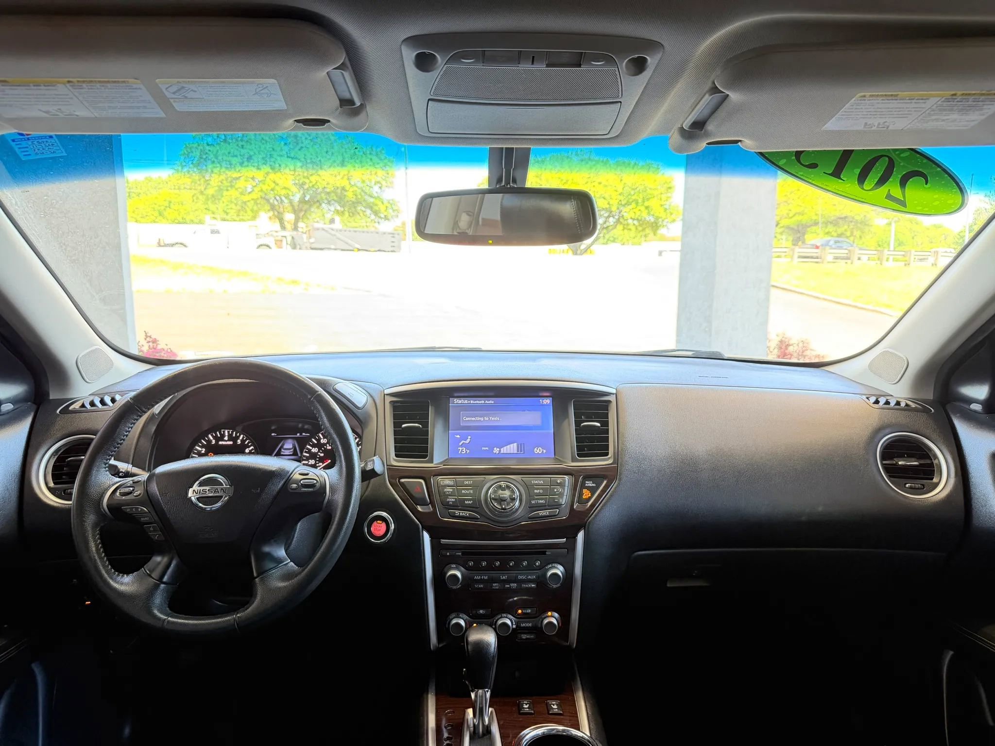 Used 2015 Nissan Pathfinder SL w/ SL Tech Package FWD image 9