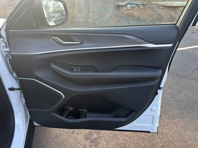 New 2025 Jeep Grand Cherokee Limited w/ Luxury Tech Group II image 14