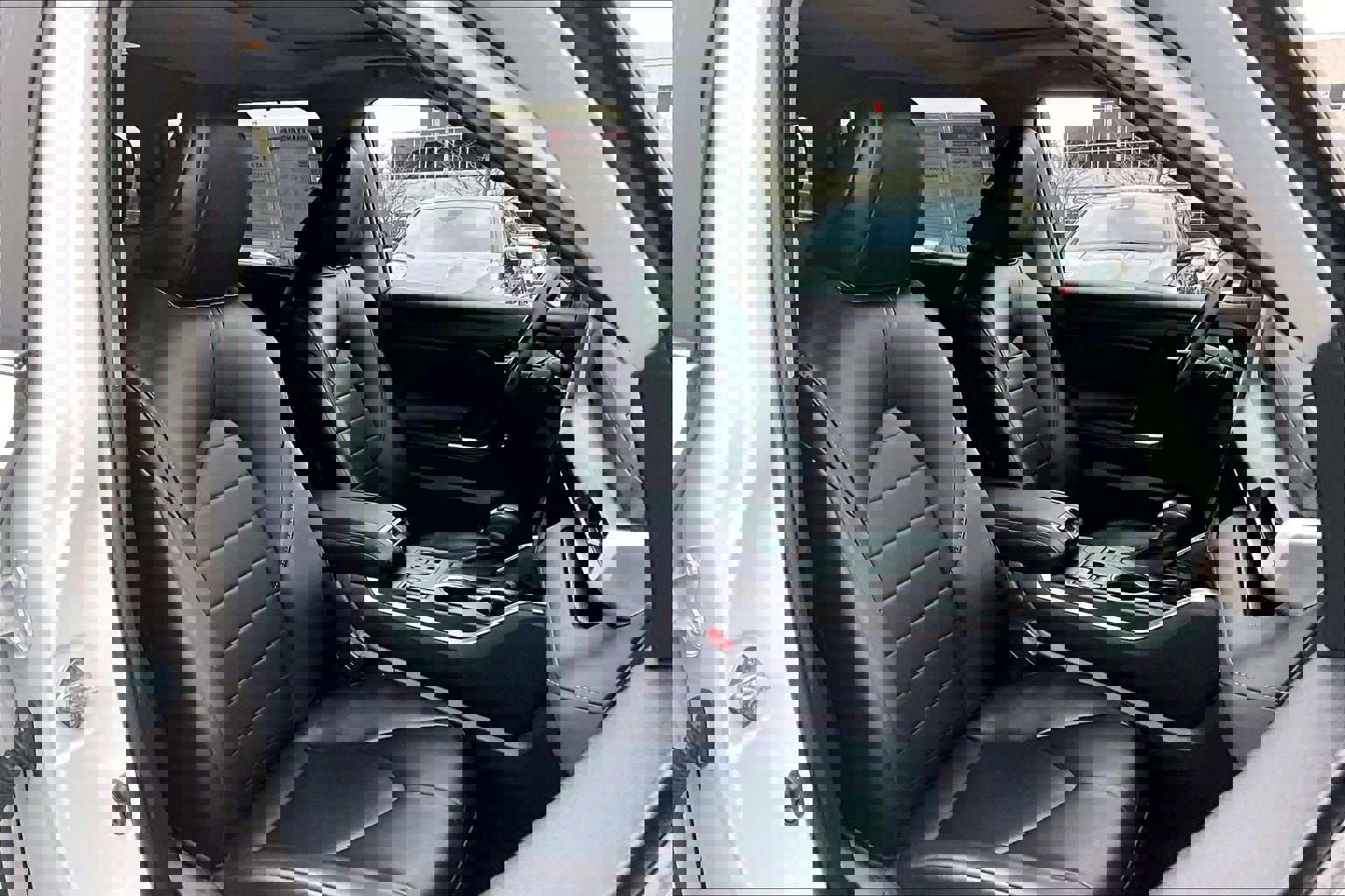 Used 2023 Toyota Highlander XLE image 7