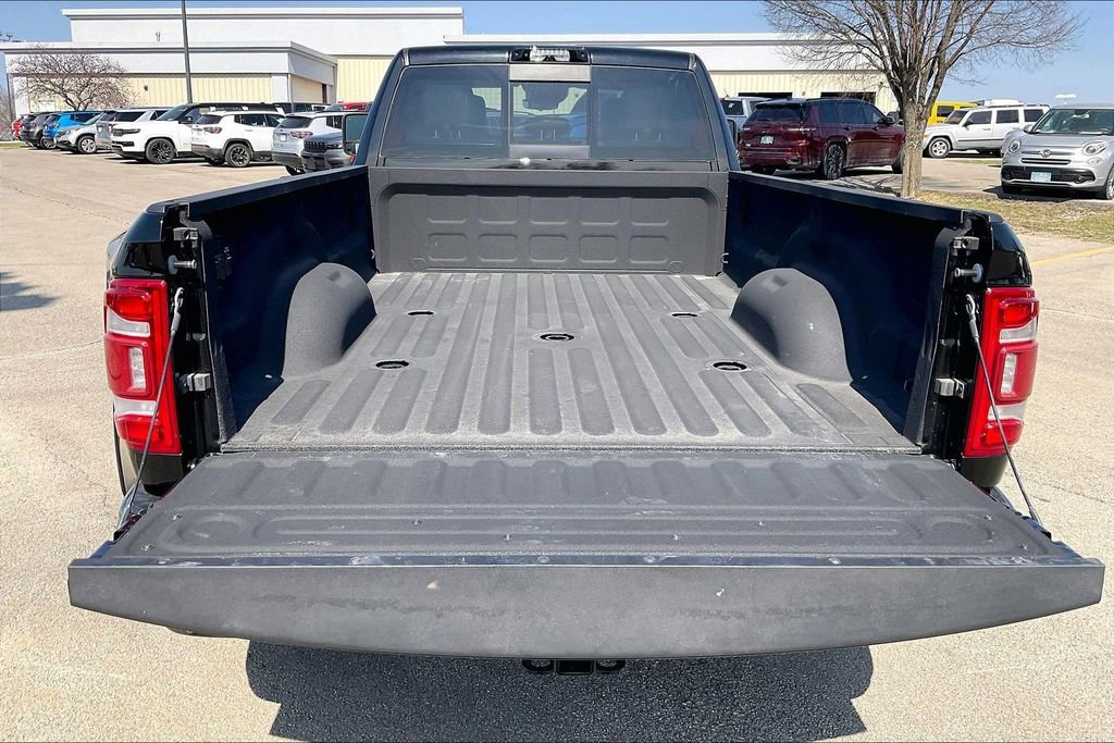 Used 2024 RAM 3500 Limited AWD/4WD image 36