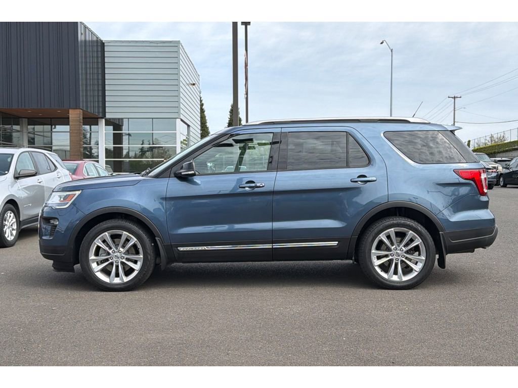 Used 2018 Ford Explorer XLT w/ Equipment Group 202A AWD/4WD image 9
