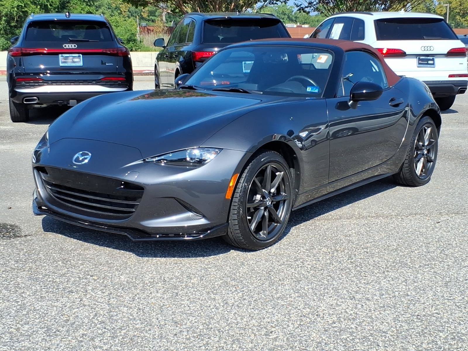 Used 2018 MAZDA MX-5 Miata Club RWD image 1