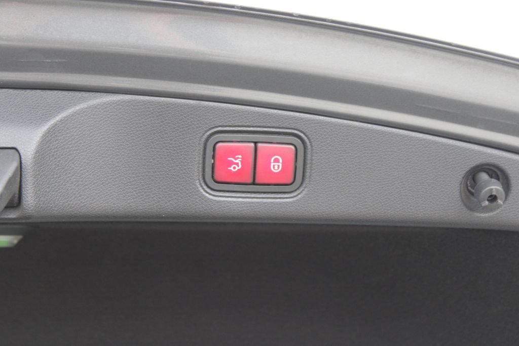 Used 2019 Mercedes-Benz E 450 Coupe image 9