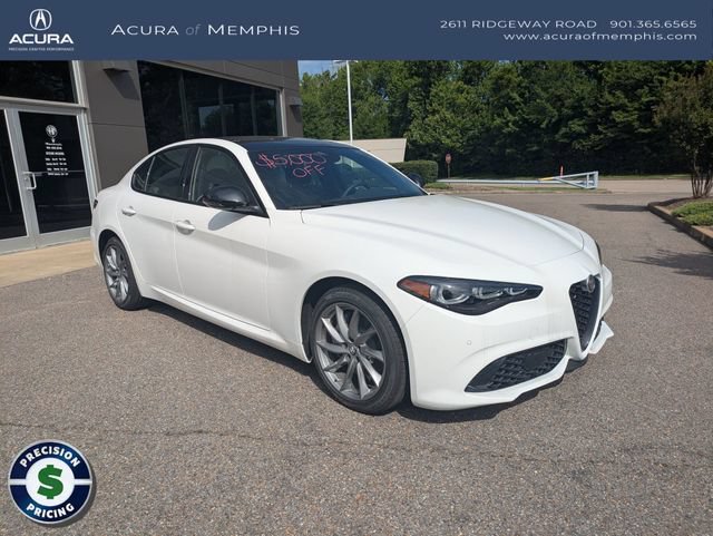 Used 2025 Alfa Romeo Giulia AWD image 9
