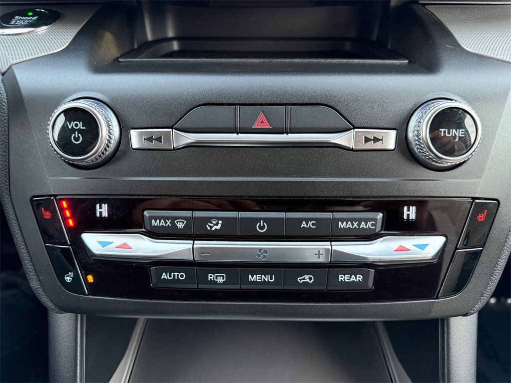 Used 2020 Ford Explorer XLT w/ Equipment Group 202A image 17