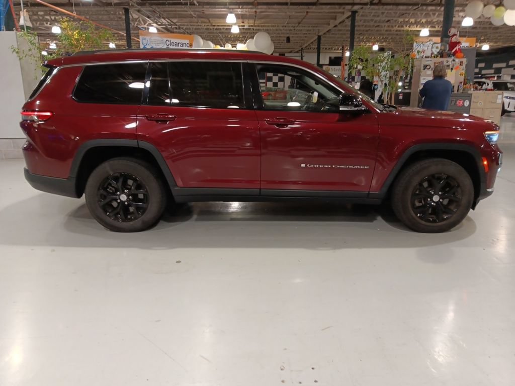 Used 2022 Jeep Grand Cherokee L Limited AWD/4WD image 5