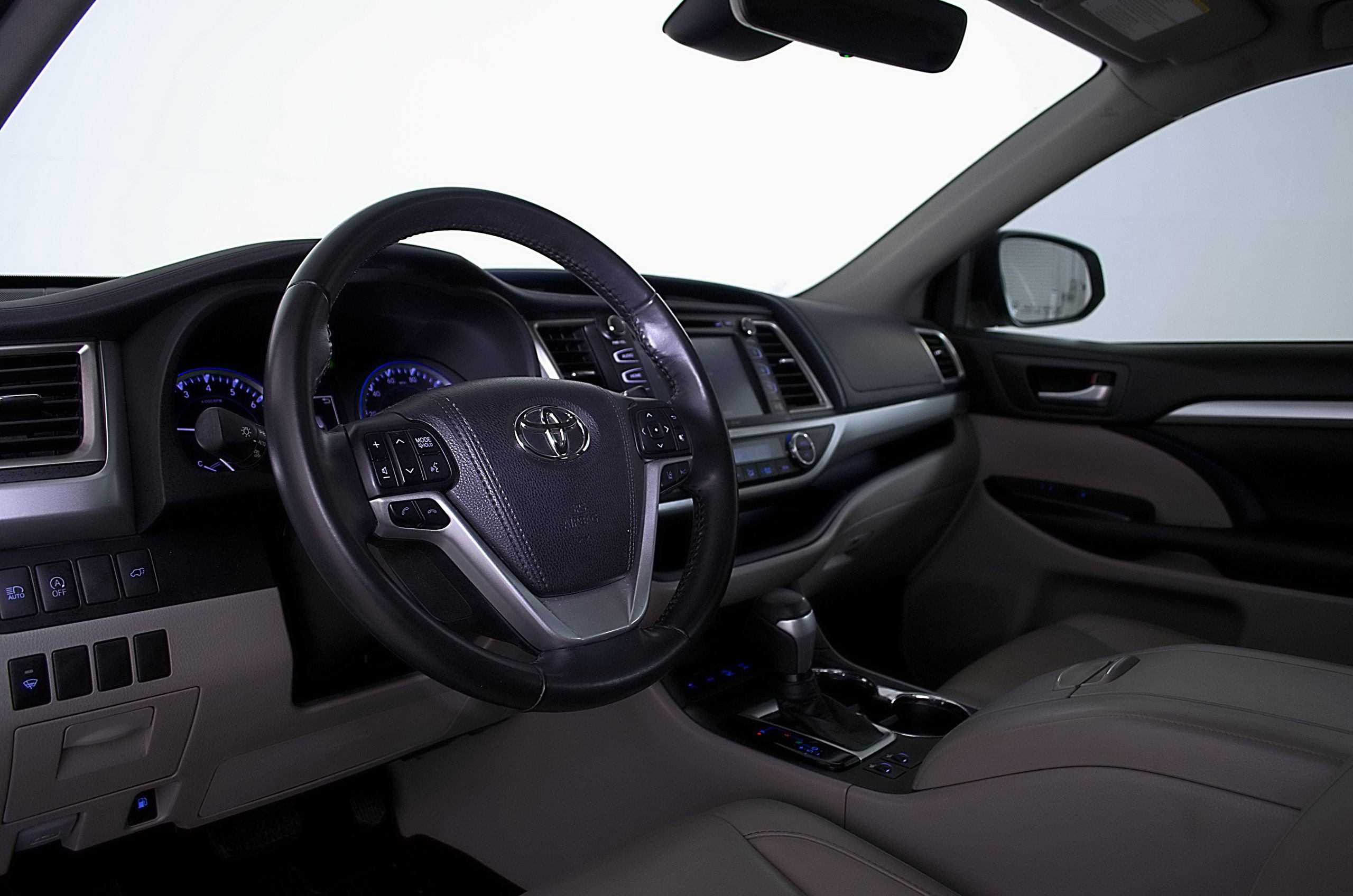 Used 2018 Toyota Highlander XLE image 13