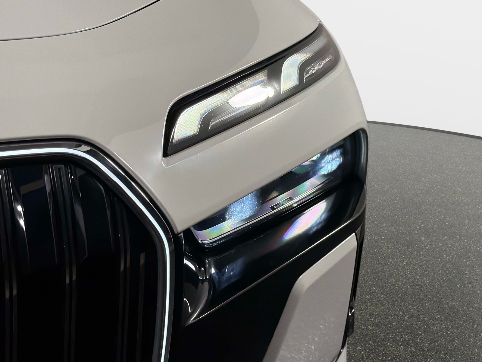 Used 2023 BMW 760i xDrive AWD/4WD image 10