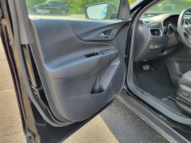 Used 2022 Chevrolet Equinox LT w/ LPO, Floor Liner Package FWD image 9