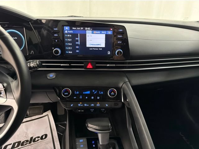 Used 2022 Hyundai Elantra SEL w/ Convenience Package FWD image 18