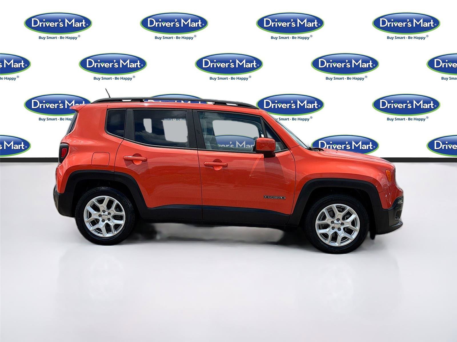 Used 2015 Jeep Renegade Latitude FWD image 8