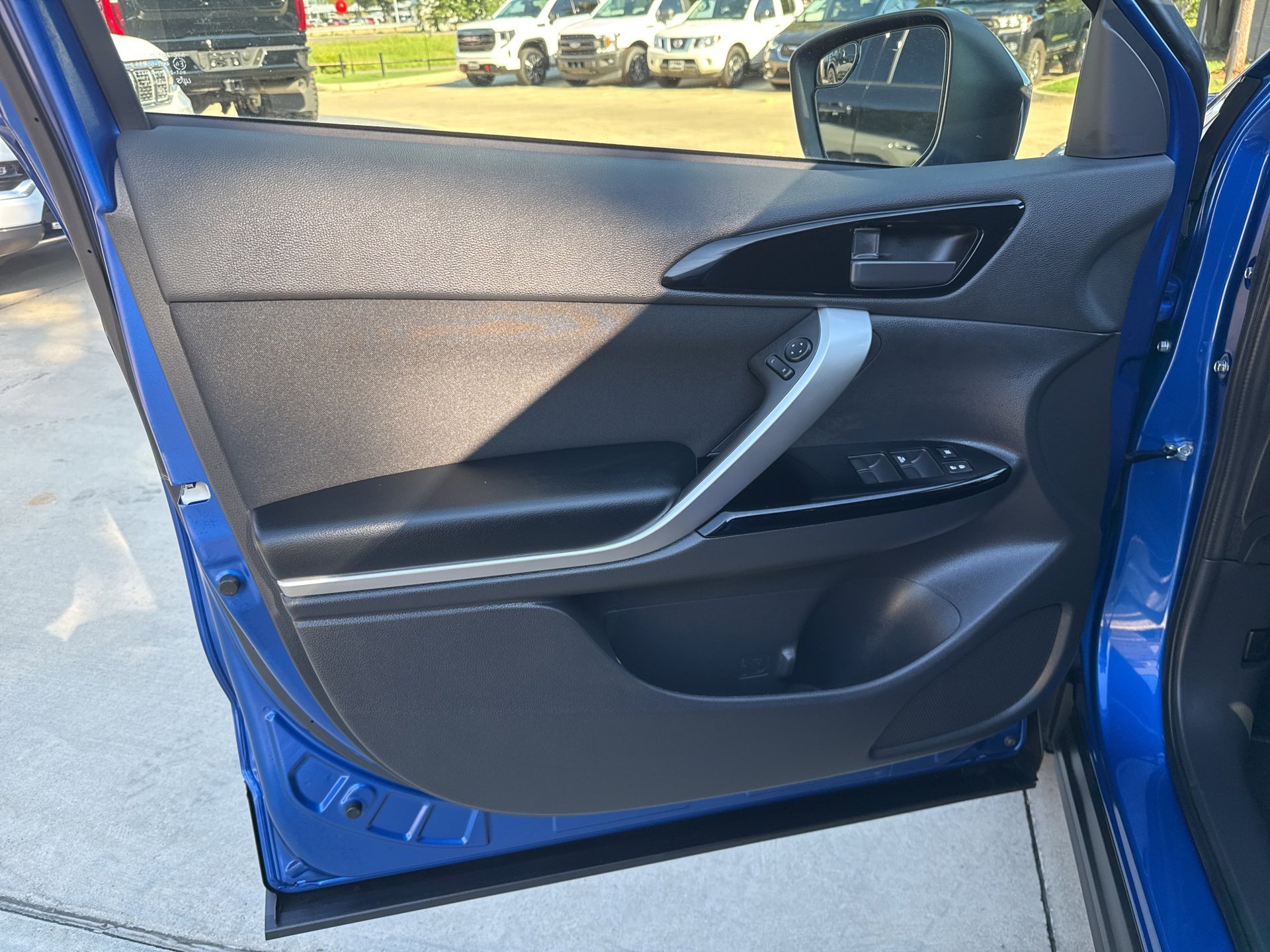 New 2025 Mitsubishi Eclipse Cross LE image 5