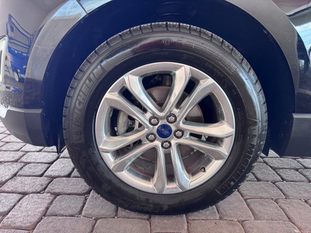 Used 2016 Ford Edge Titanium FWD image 25