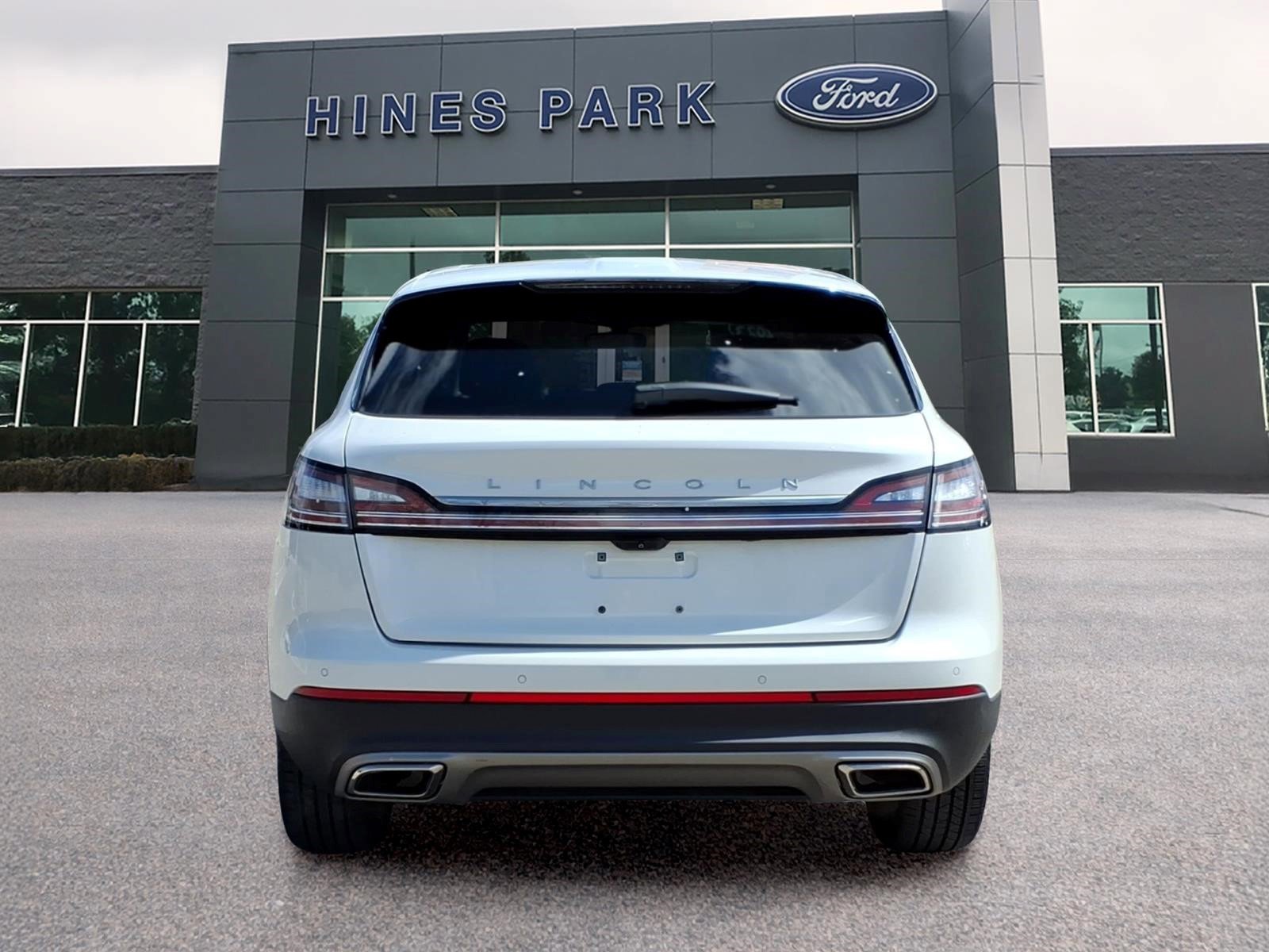 Used 2023 Lincoln Nautilus Reserve AWD/4WD image 6