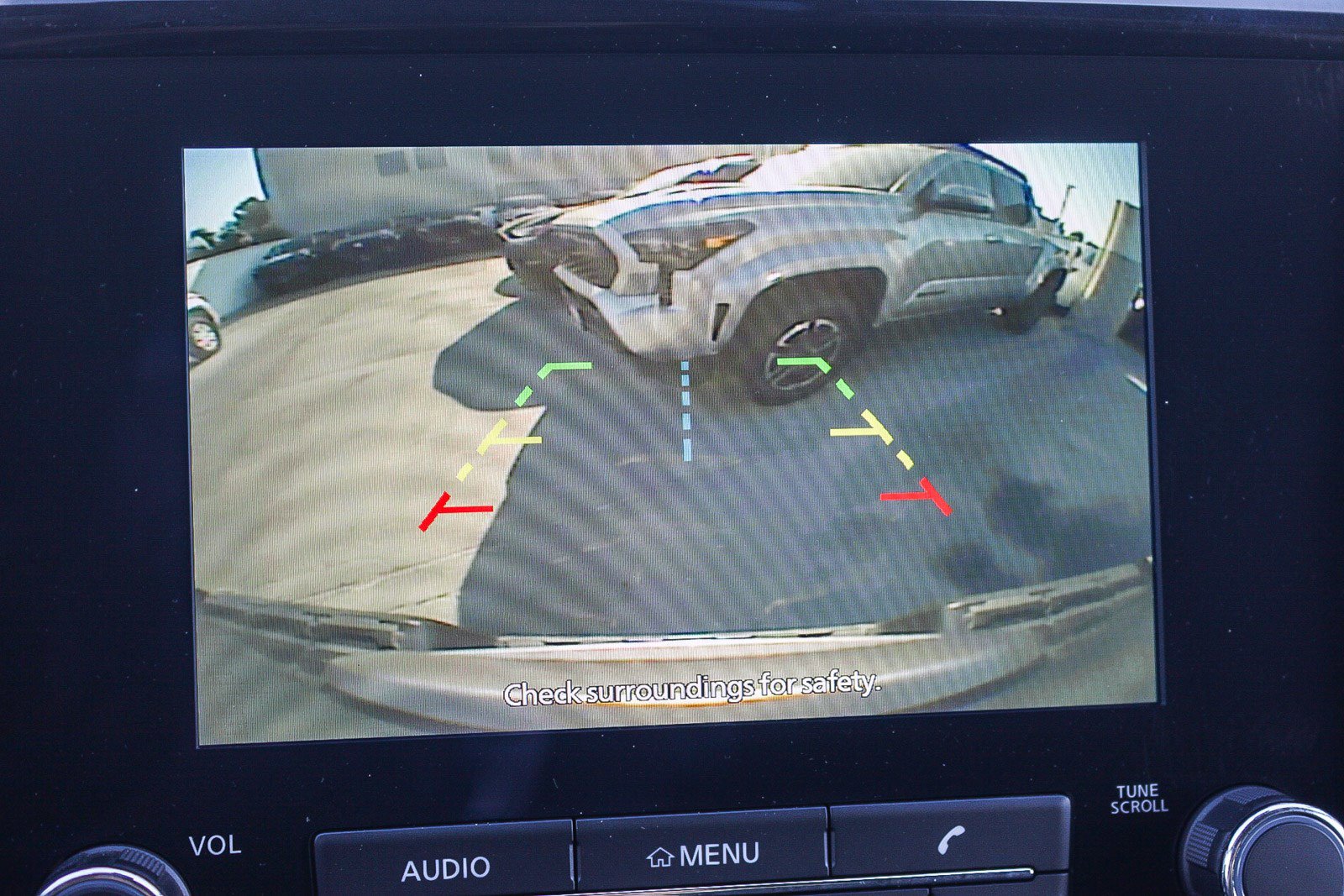 Used 2024 Nissan Frontier SV image 25