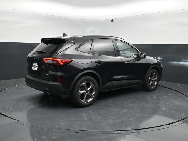 Used 2025 Ford Escape ST-Line Select AWD/4WD image 8