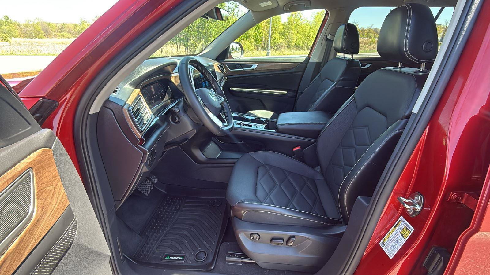 Used 2024 Volkswagen Atlas SE AWD/4WD image 25