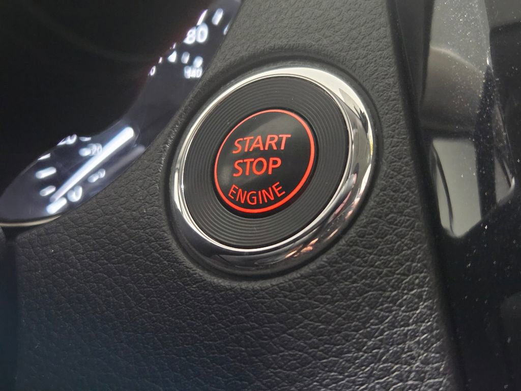 Used 2017 Nissan Rogue SL image 8