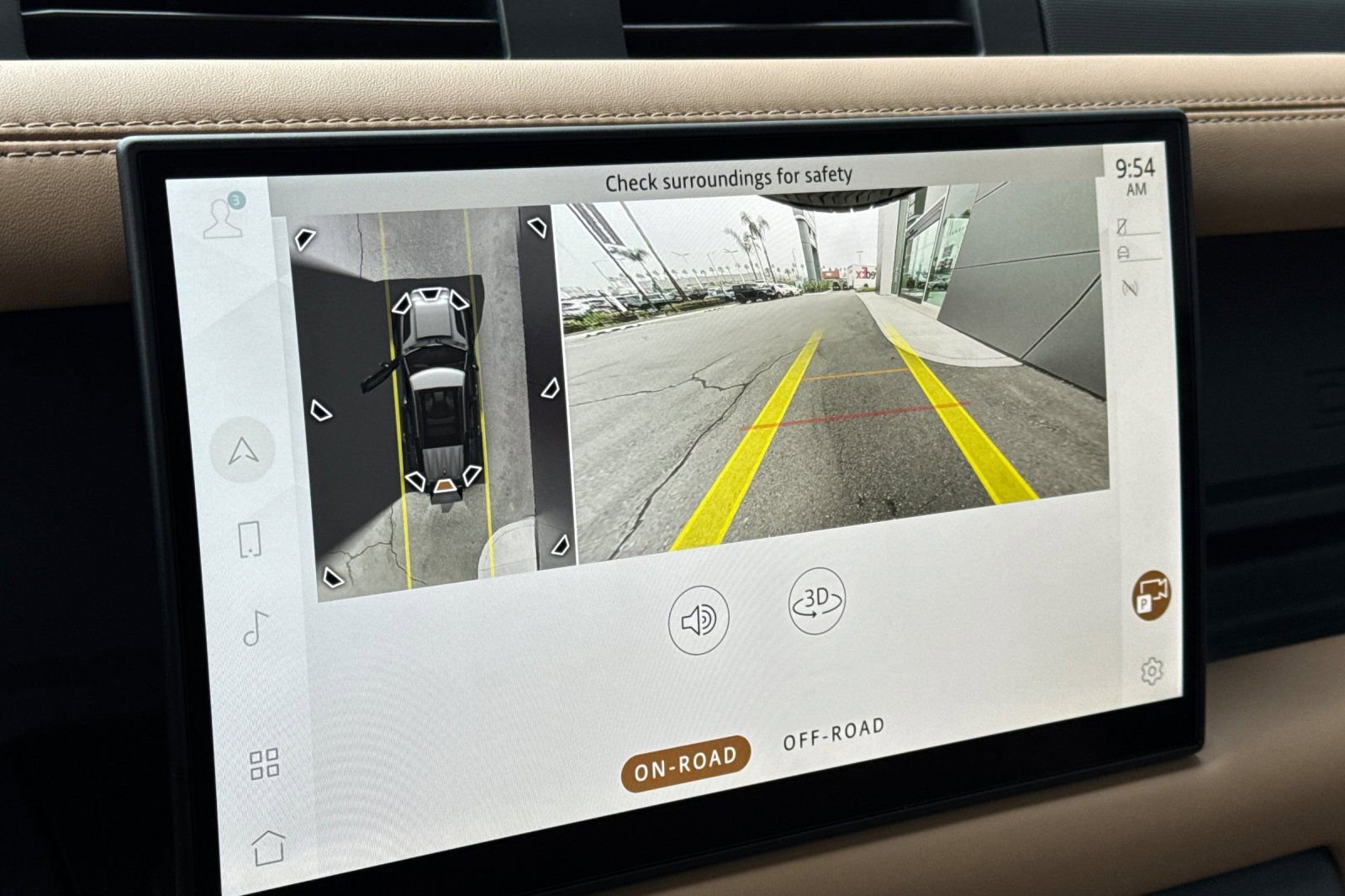 Used 2025 Land Rover Defender 110 X-Dynamic SE image 22