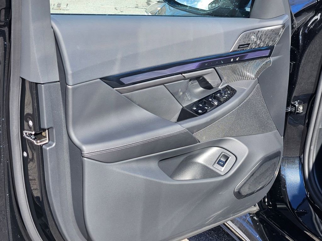 New 2026 BMW M5 w/ Carbon Package image 8