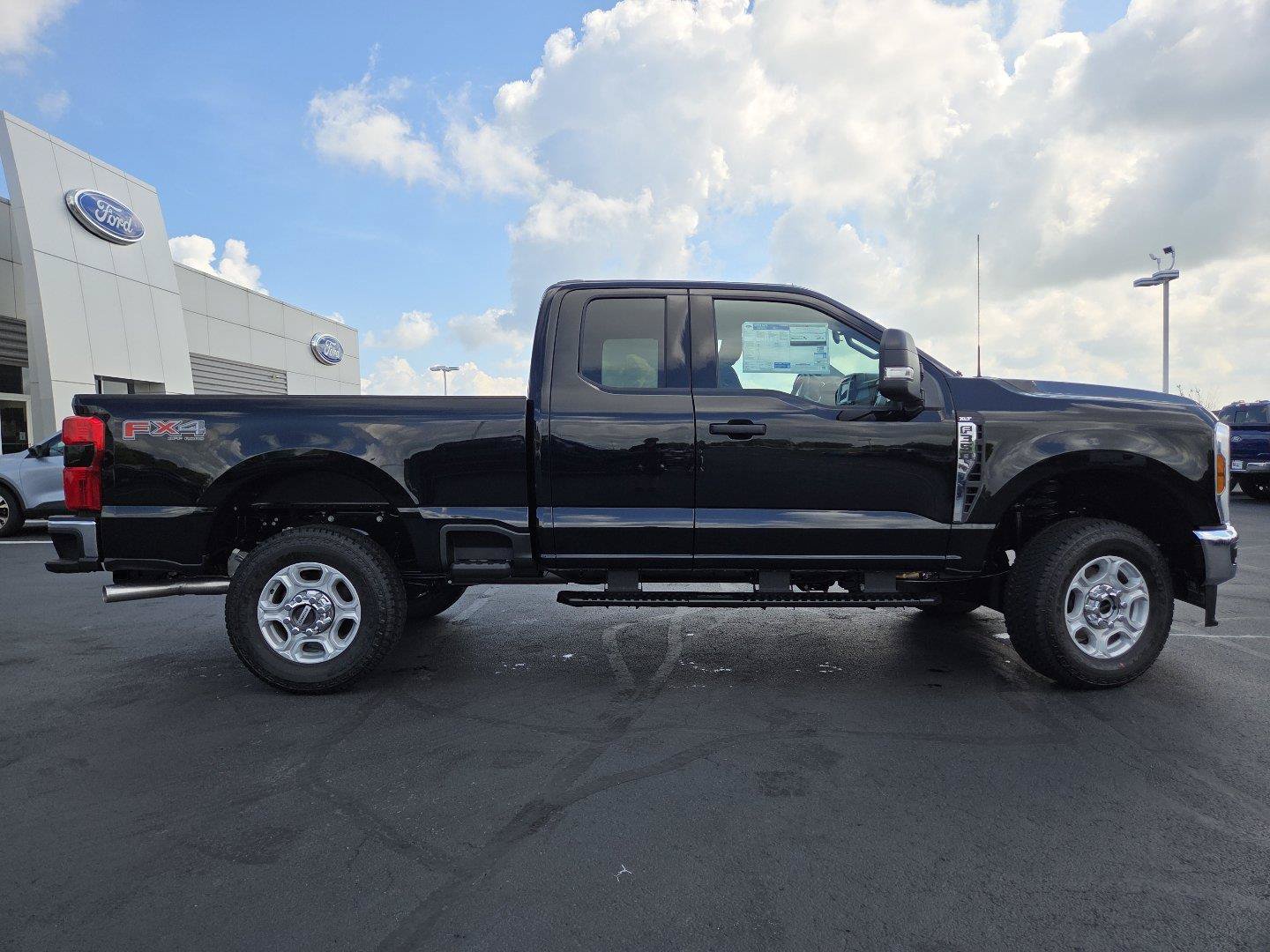 New 2026 Ford F350 XLT w/ 360-Degree Camera Package AWD/4WD image 17