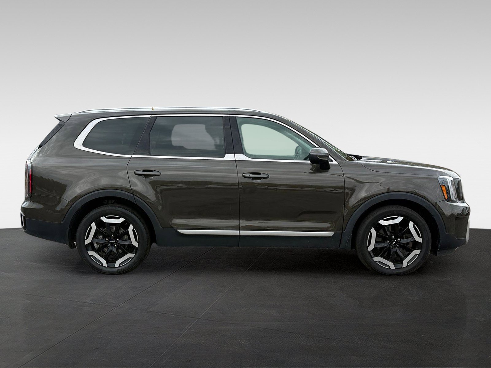 Used 2023 Kia Telluride EX AWD/4WD image 4