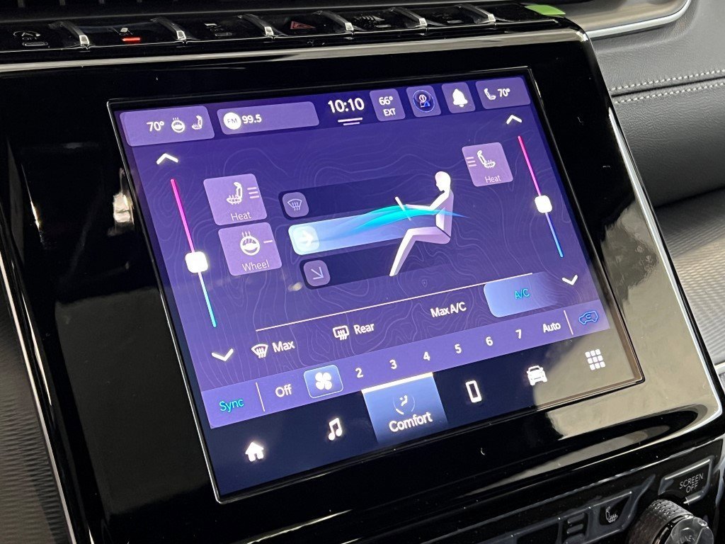 New 2025 Jeep Grand Cherokee Altitude image 20