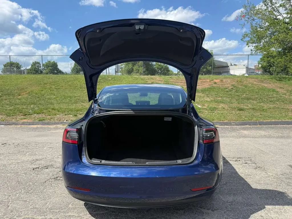 Used 2022 Tesla Model 3 Standard Range RWD image 8