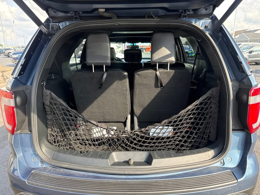 Used 2019 Ford Explorer XLT w/ Equipment Group 202A AWD/4WD image 45