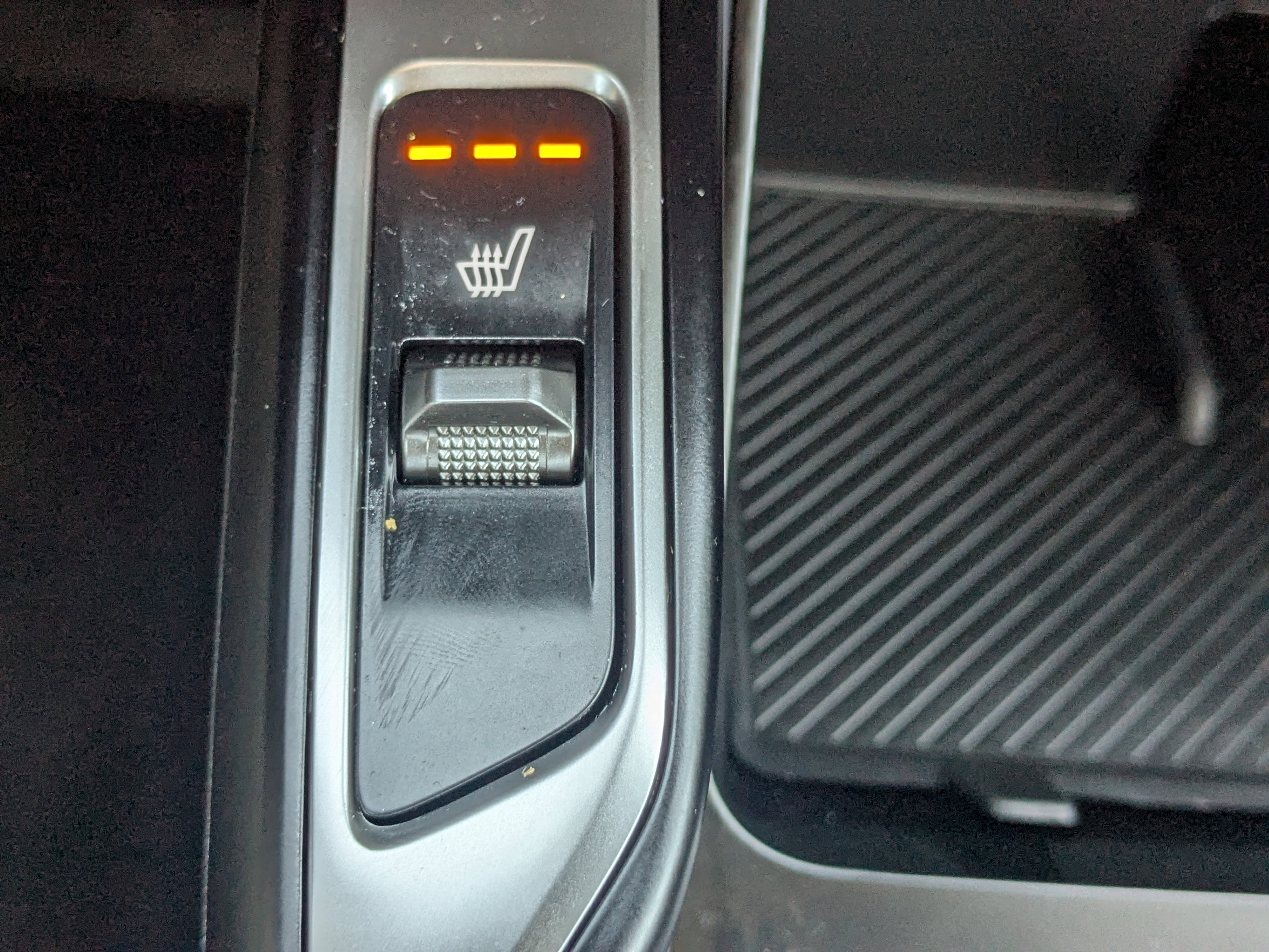 Certified 2025 Kia Sorento S w/ Panoramic Sunroof Package image 27