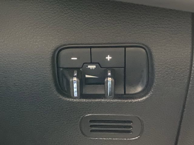 Used 2023 Jeep Wagoneer L Series III w/ Preferred Equipment Group image 28