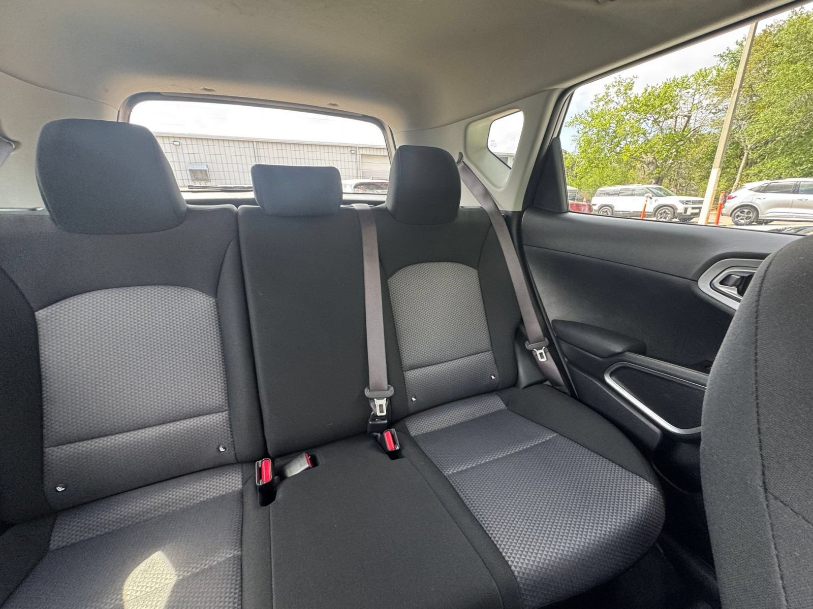 Used 2025 Kia Soul LX w/ LX Technology Package FWD image 35