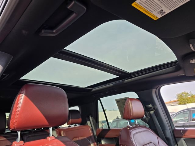Used 2024 Ford Expedition Limited image 12
