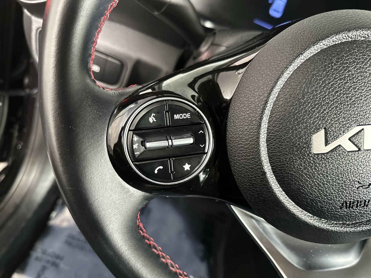 Certified 2025 Kia Soul GT-Line FWD image 6
